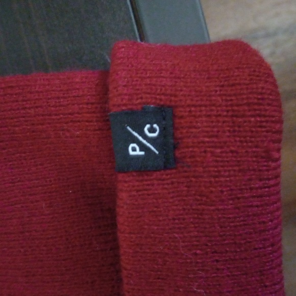 Home Is Canada Toque - Picture 3 of 3